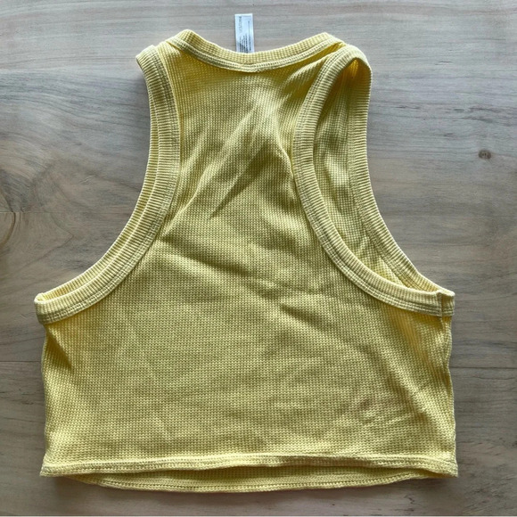 Urban Outfitters waffle knit yellow crop top tank size small - Picture 4 of 4